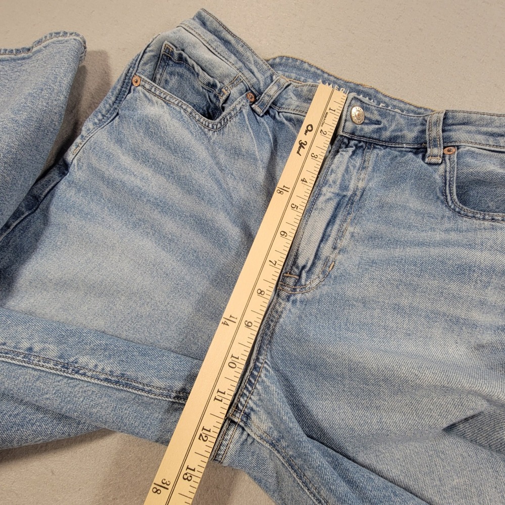 American Eagle Mom Jeans Distressed Ripped Light Wash Denim Women's 12 Short - Picture 8 of 10